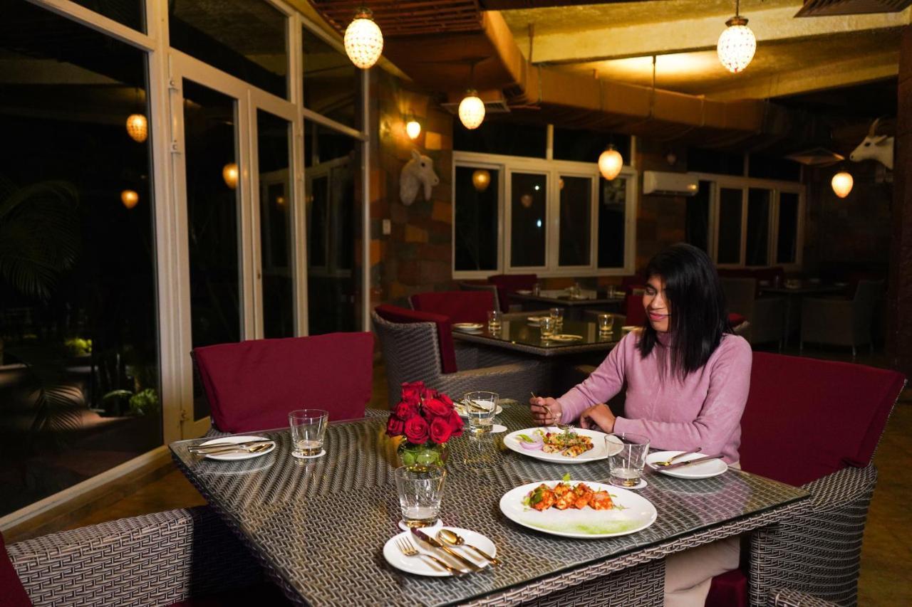 Country Inn Tarika Riverside Resort Jim Corbett Garjia Exterior foto
